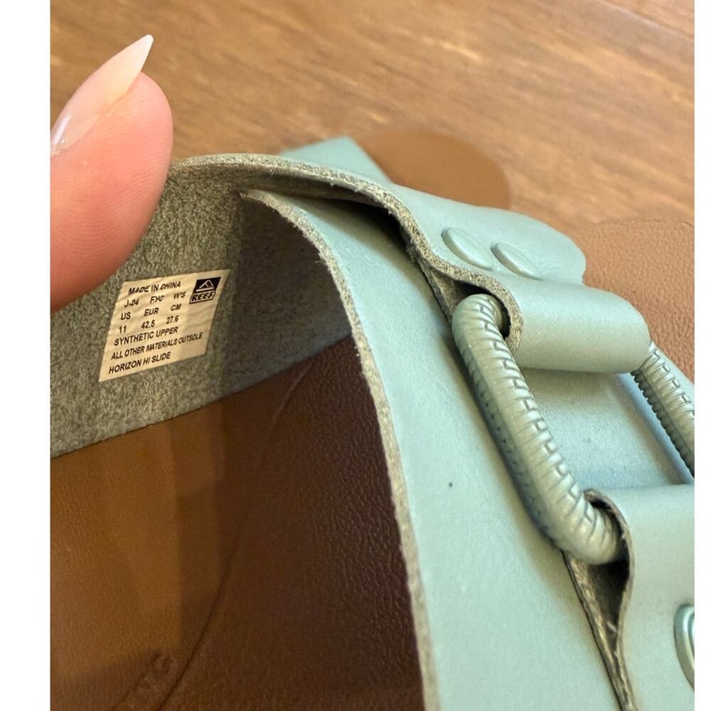 Reef Women’s Cushion Vista Hi Slide Sandals Size 11 Sage Green Platform Buckle - Picture 4 of 5